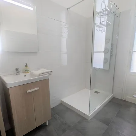 3 Pieces 70m2 Coeur De *